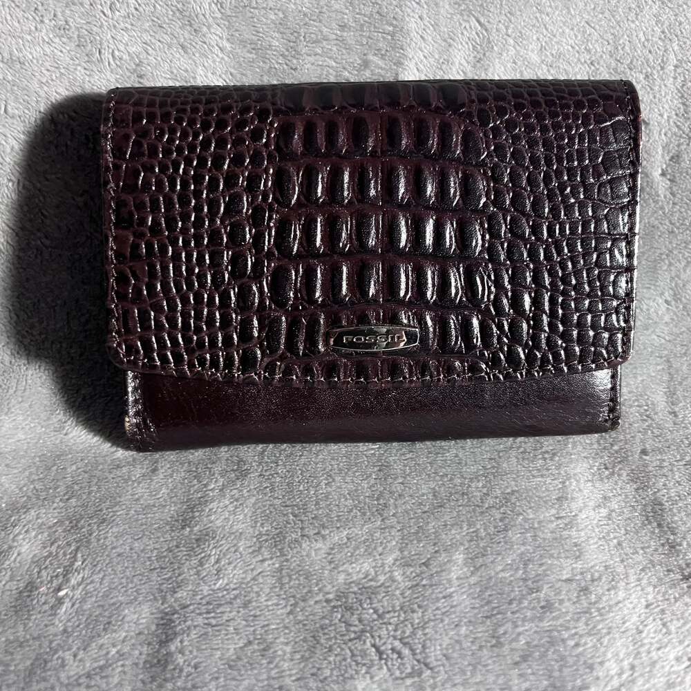 Fossil Vintage Genuine Brown Leather Croc Embossed Trifold Wallet